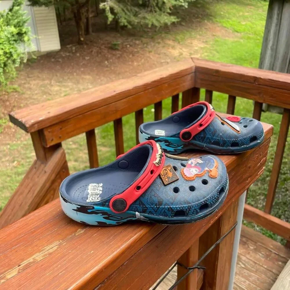 Crocs Youth 13 Jujutsu Kaisen Navy Blue Red Water Play  Clogs